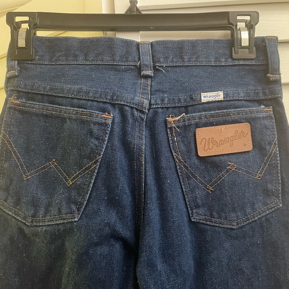 Vintage 1970’s Wrangler Men's Dark Blue bell bottomed Jeans size 25”